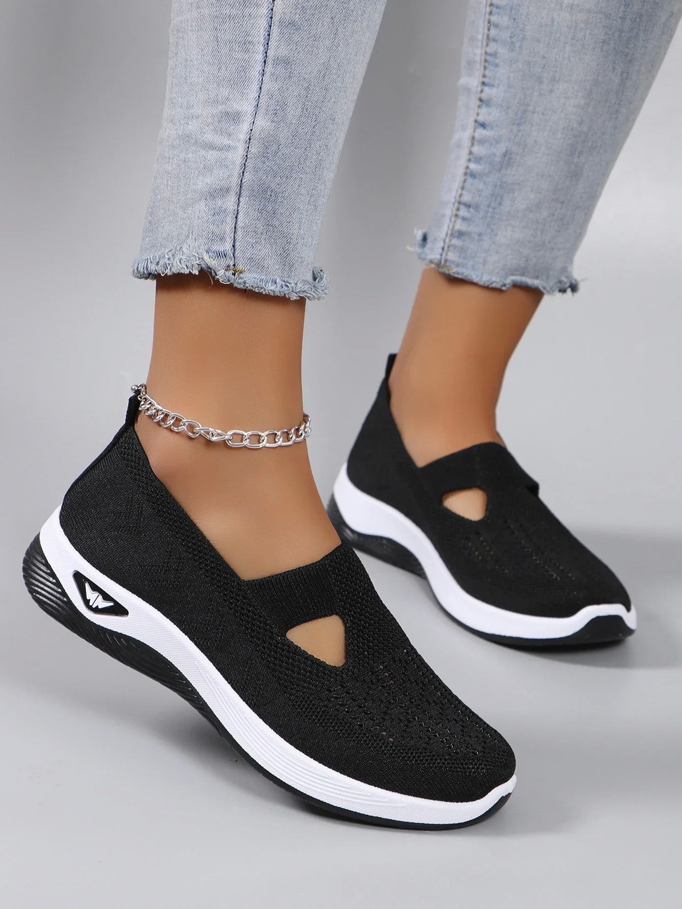 Women's Shoes 2025 Spring New Middle aged and Elderly Mom Shoes Soft soled Breathable Women's Casual ShoesSports Shoes