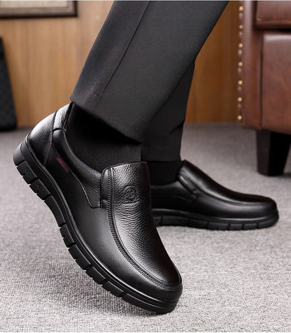 Summer New Men Leather Shoes soft soled Casual Flat Shoes Outdoor Walking shoes Comfort fashion soft leather shoes Loafers