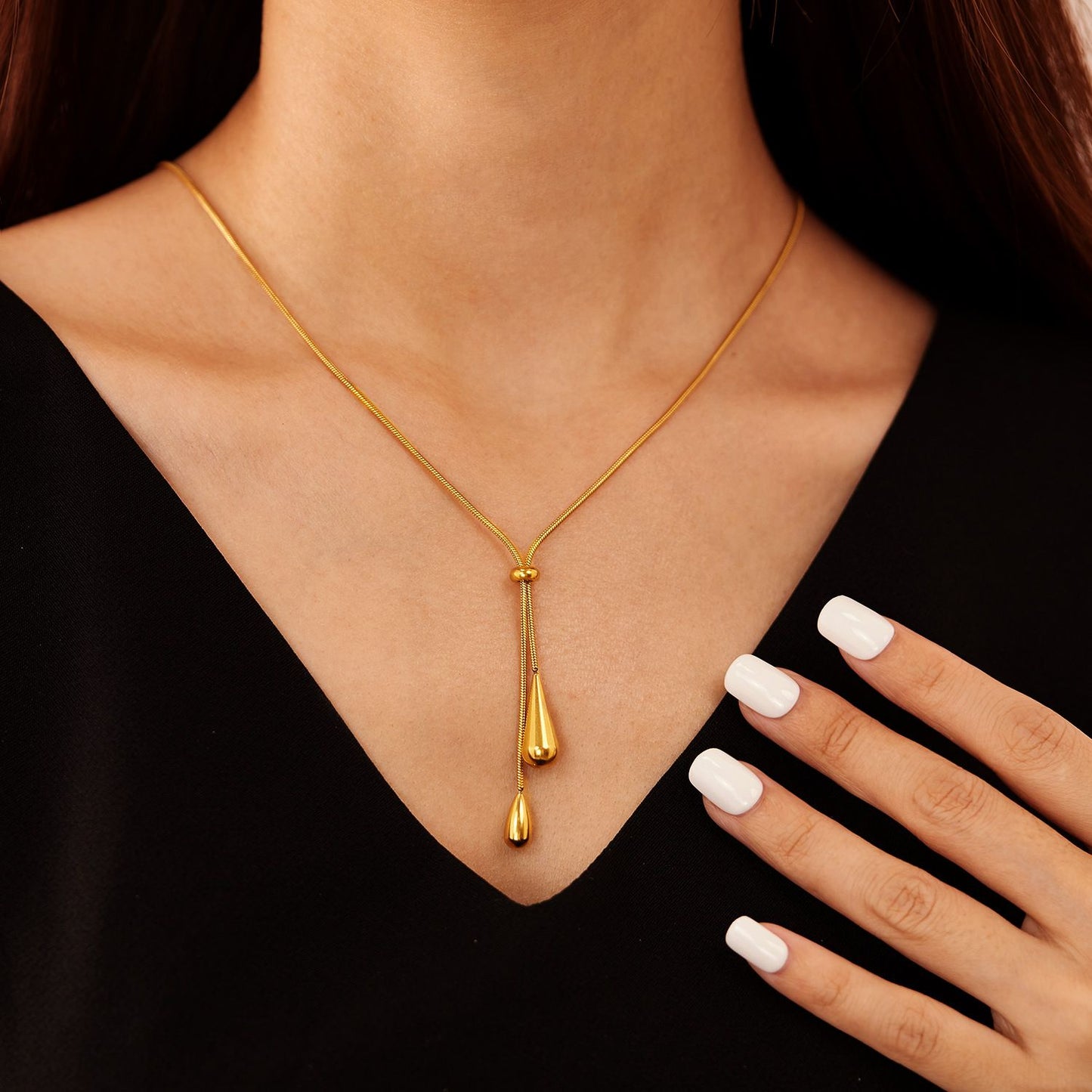 Colar Feminino com Pingente de Gota D'água com Borla em Aço Inoxidável Banhado a Ouro, Estilo Europeu e Americano, Corrente na Clavícula, Joia para Festa