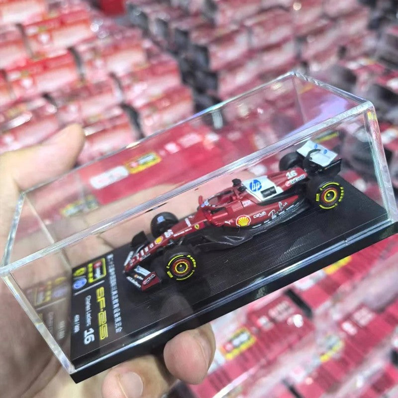Novidade em Estoque Bburago 1:64 Série F1 2025 Ferrari SF25 Miniatura Liga 2025 Edição CTE Caixa Acrílica Modelo de Carro Brinquedos F1 Presente Infantil
