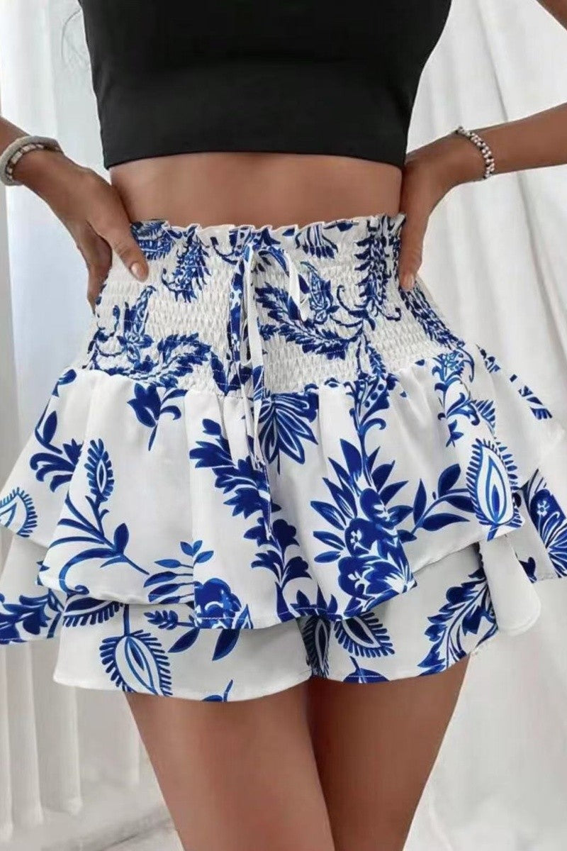 Spring and summer new small floral fashion women's shorts with a drape effect, versatile casual skirt pants.