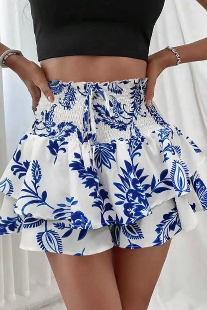 Spring and summer new small floral fashion women's shorts with a drape effect, versatile casual skirt pants.
