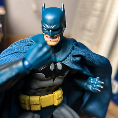 New In-Stock Mafex 105 Comic Version Hush Batman Blue Justice League Action Figure For Kids' Collection Toy Christmas Gift