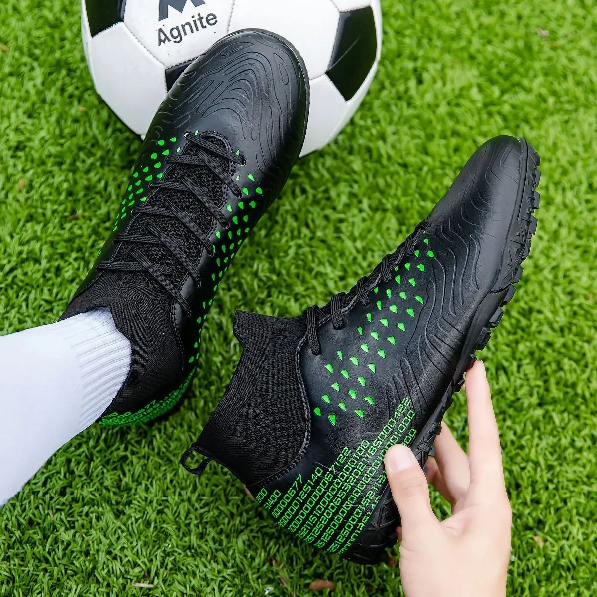 High-top Society Soccer Shoes Football Boots Men Ultra-light Kids Boy Turf Futsal Cleats Children's  Sports Training Footwear