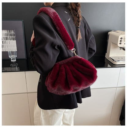 Elegant Wrinkled Cloud Clutch Bag Faux Fur Shell Shoulder Crossbody Bag Women Stylish Pillow Bag Guangzhou High Quality Bag