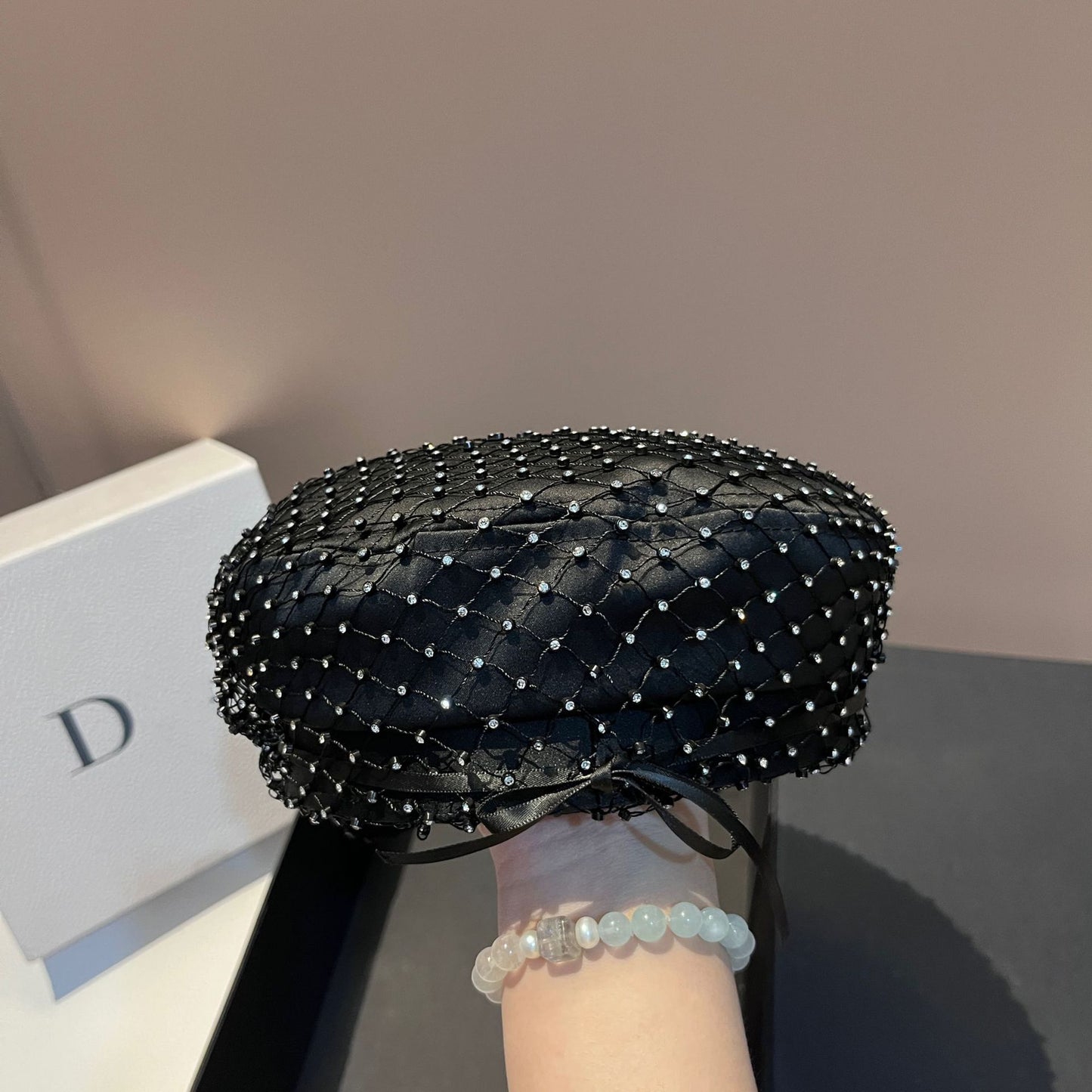Chapéu Elegante com Strass em Malha Preto Versão Coreana de Alta Qualidade Moda Leve Luxo Estilo Pequeno e Perfumado Chapéu de Aba Reta Bico de Pato