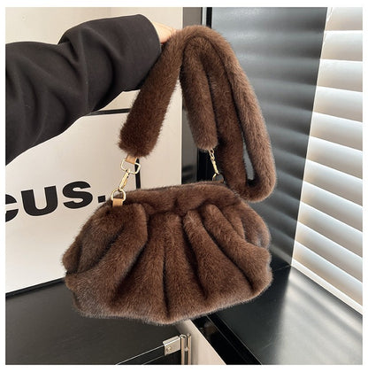 Elegant Wrinkled Cloud Clutch Bag Faux Fur Shell Shoulder Crossbody Bag Women Stylish Pillow Bag Guangzhou High Quality Bag