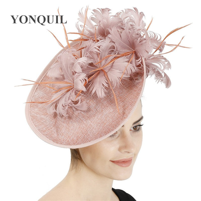 Bonés Cinzentos Millinery Com Acessórios de Tiara Imitação Sinamay Chapéu Derby de Coquetel Feminino Fascinadores de Cabelo de Noiva com Pena Chique