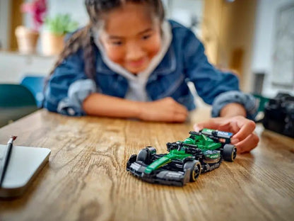 Conjunto de Veículos LEGO® Speed Champions Carro de Corrida Aston Martin Aramco F1® AMR24 (77245) para Meninos e Meninas a partir de 10 Anos, com 269 Peças