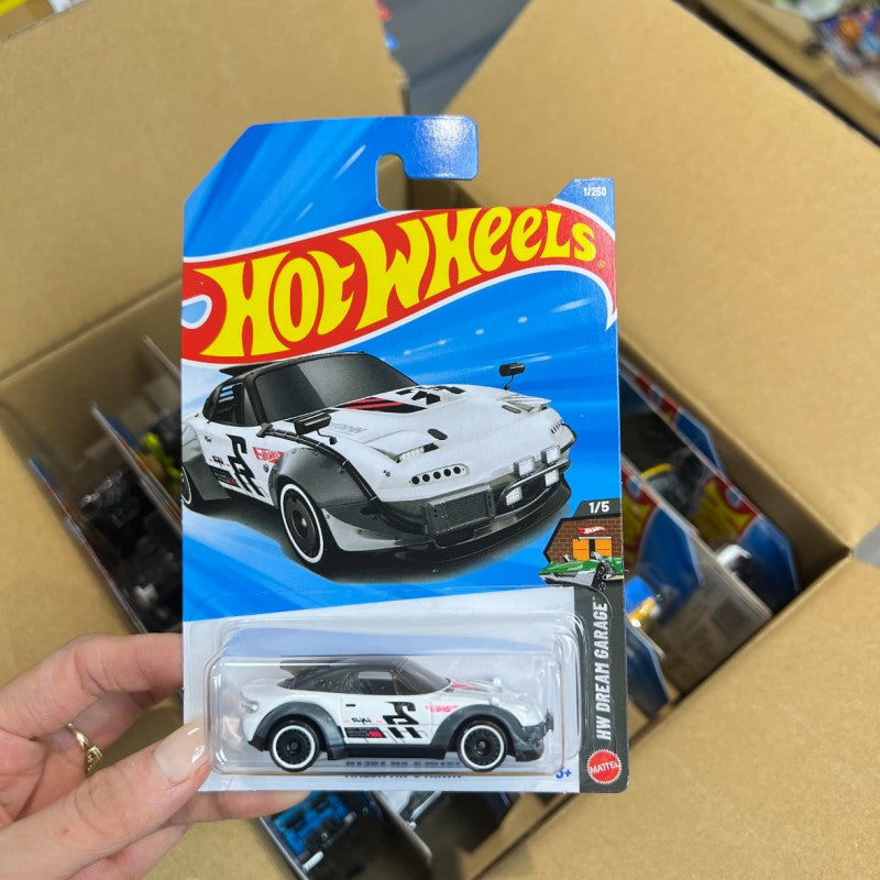 Original Hot Wheels 2026 B 1/64 Mainline Series Case Mclaren Bugatti Porsche Ferrari Collectible Car Toy Diecast Vehicle C4982