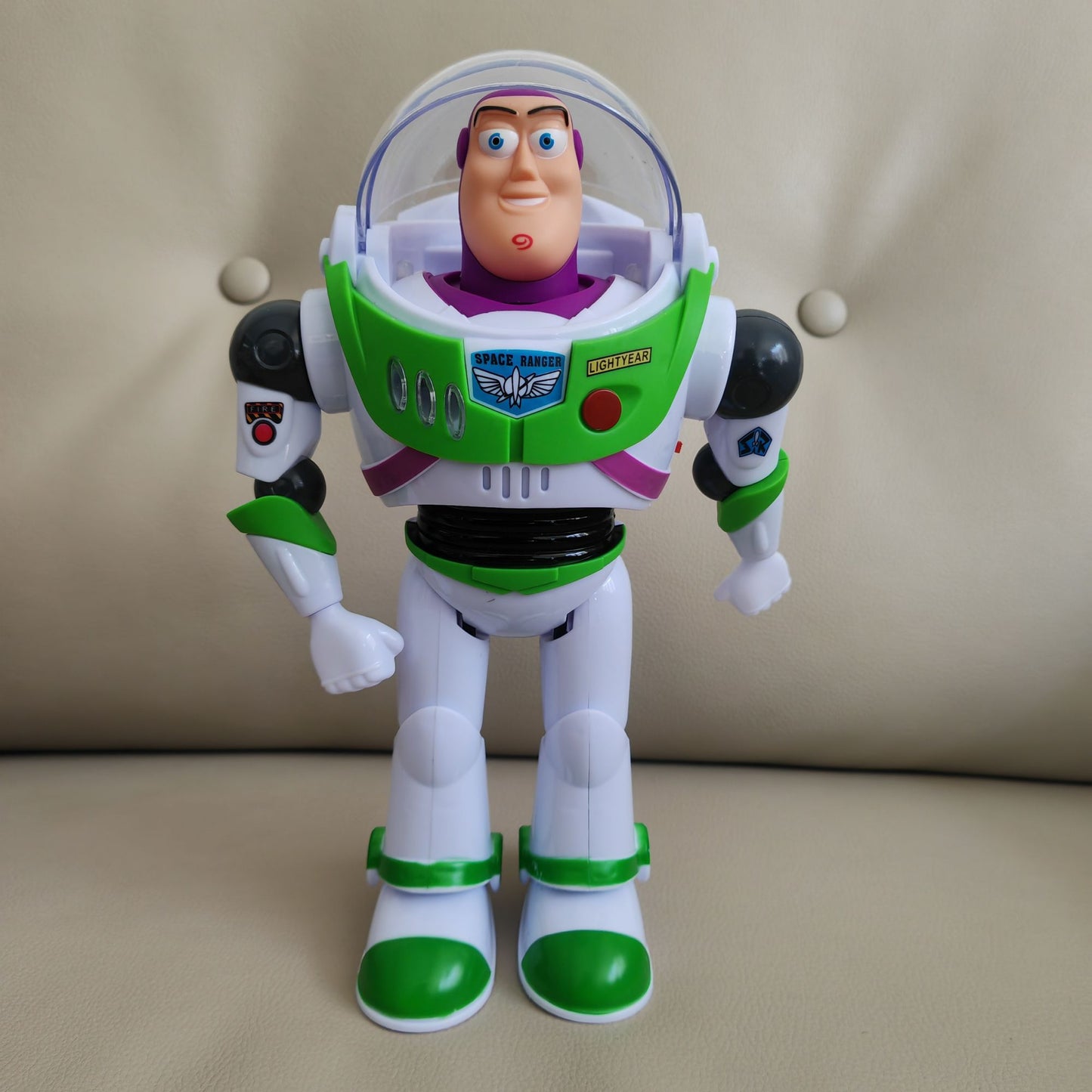 Novo Boneco Robô Elétrico Articulado Buzz Lightyear do Toy Story, Brinquedo Pixar, Adequado para Presente de Aniversário Infantil