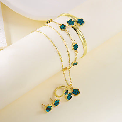 Conjunto 5 peças Pulseiras Femininas Coloridas de Esmalte com Flor de Ameixa Colar Brincos Flor de Cinco Folhas da Sorte Joias Elegantes para Festas Presentes