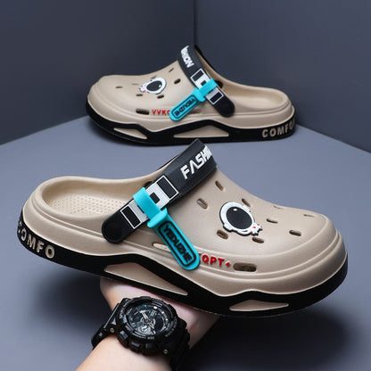 2025 NEW Men Clogs Slippers Fashion Hole Shoes Beach Sandals Indoor House Flats Shoes Lightweight Soft Bathroom Slides