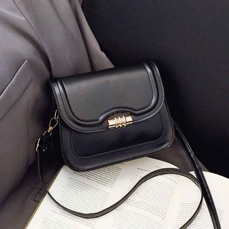 Latest Retro Crossbody Bag for Women High End Fashion Saddle Shoulder Handbag Unique Design