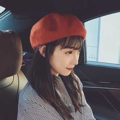 Boina Nuvem Feminina Confortável de Lã Pelúcia Quente Estilo Britânico Chapéu Gorro Cor Sólida Elástico Boina Feminina