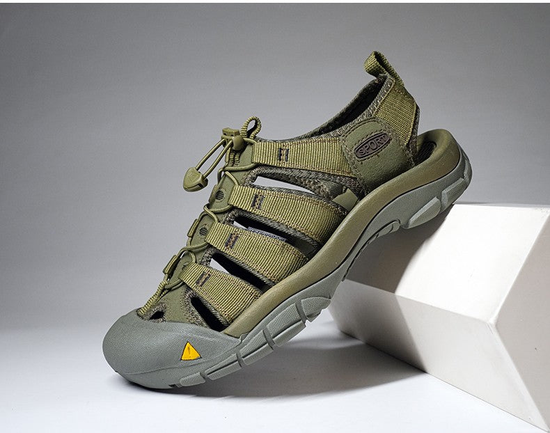 2025 Summer Men's Sandals Thick soled Baotou beach shoes Outdoor oversized casual Shoes Male lightweight hollow sandals Homme