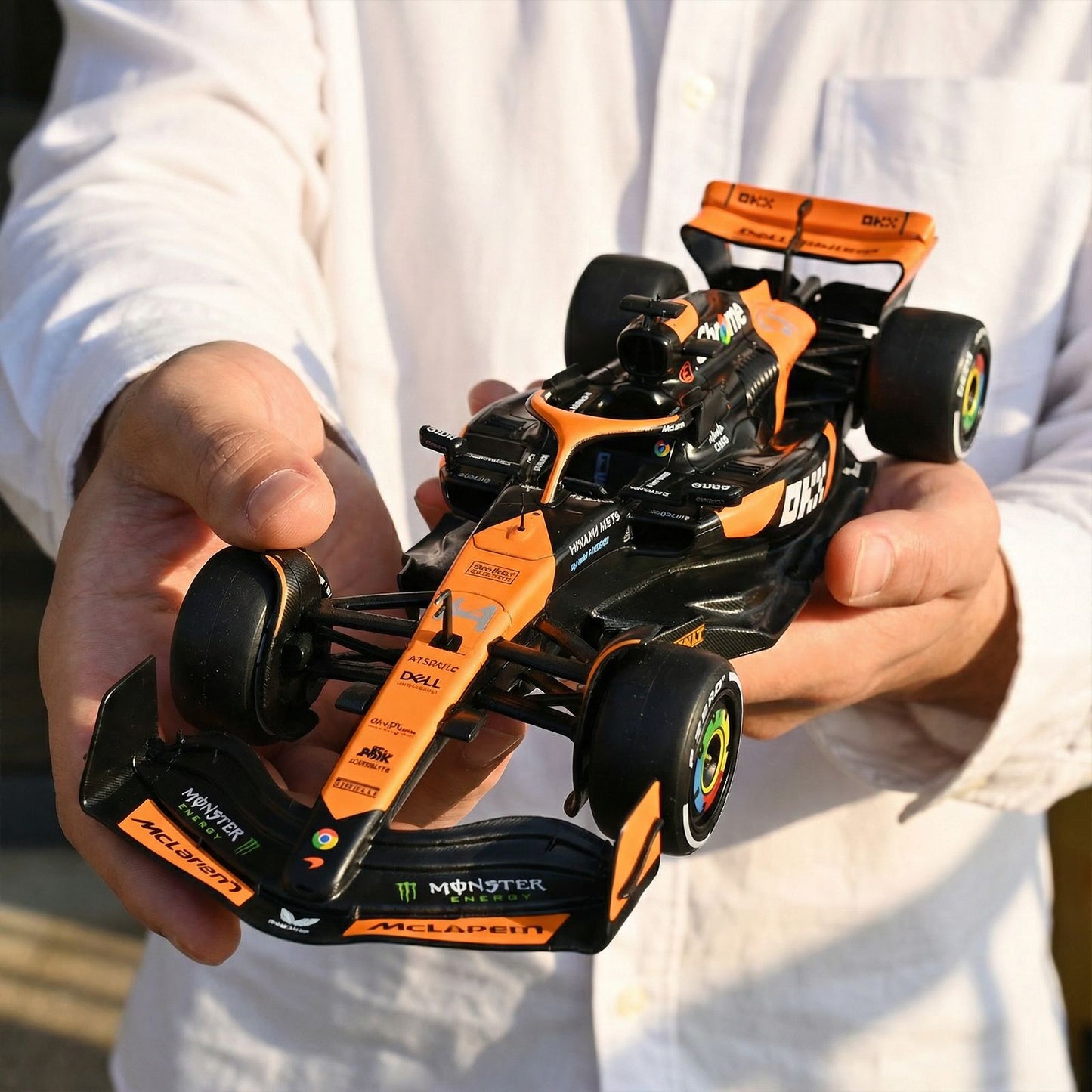 1:18 Aston Martin F1 Nº14 Fórmula Mclaren F1 Nº4 Carro Modelo Diecast de Metal Miniatura Presente de Feriado Enfeites Modernos para Casa