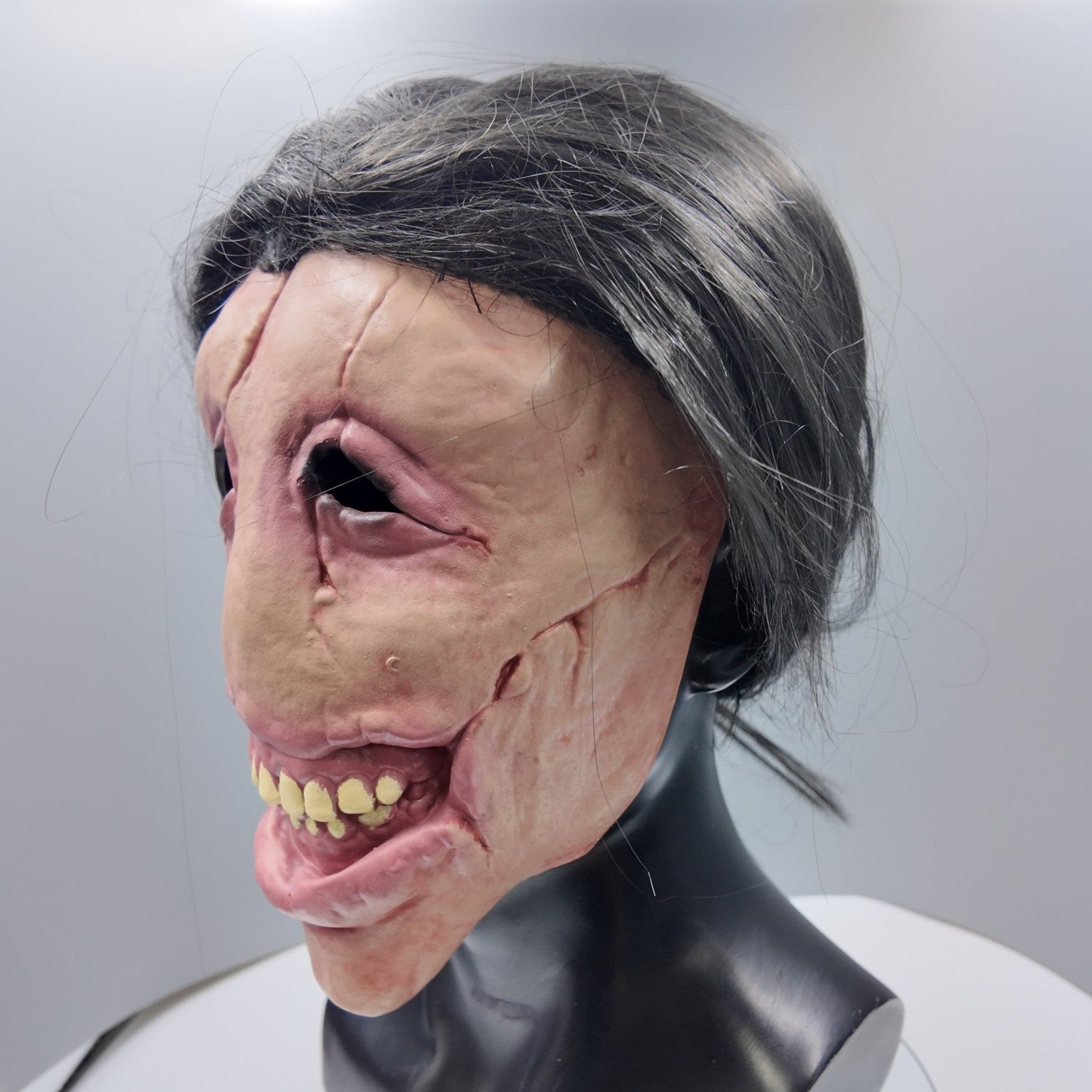 Scary Female Ghost Mask Long Hair Latex Mask Full Face Creepy Smile Halloween Cosplay Horror Party Haunted House Prop
