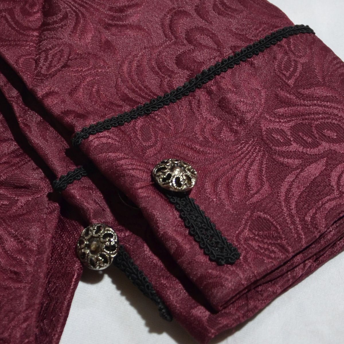 Men's Medieval Style Windbreaker Coat Vintage Lapel Jacquard Medium Length Trench Coat Halloween Party Costume Retro Outerwear