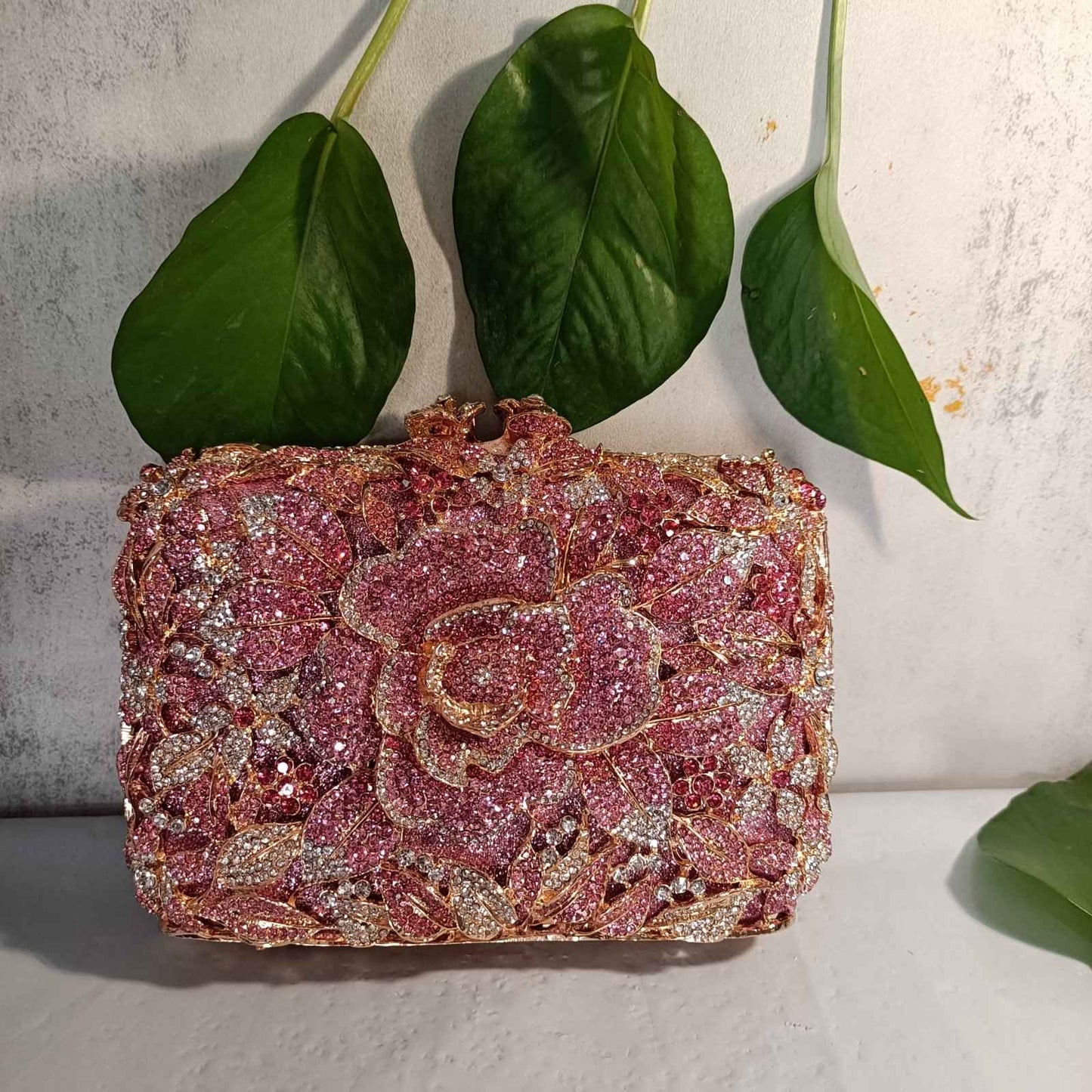 Luxury Women Pink Flower Clutch Bags Stone Evening Bags Bridal Rhinestone Handbags Wedding Clutches Bags Dinner Minaudiere Purse