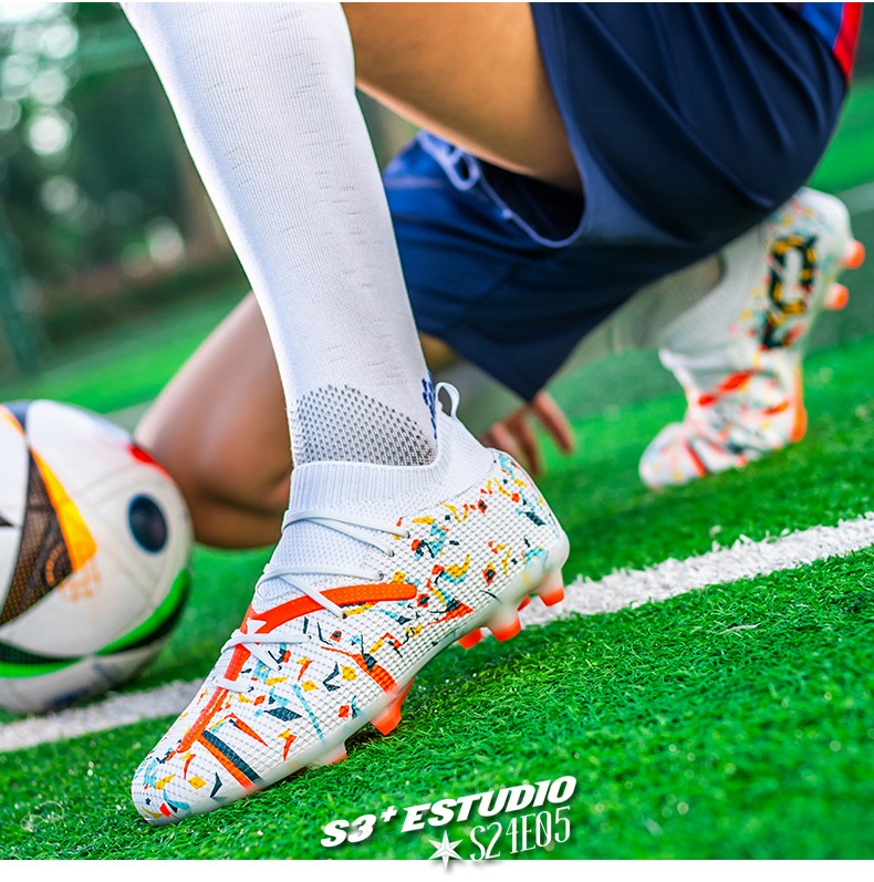 Mens Football Field Boots Ultralight Turf Indoor Society Training Soccer Shoes Cleats for Kids Sneakers TF/FG Football Shoes