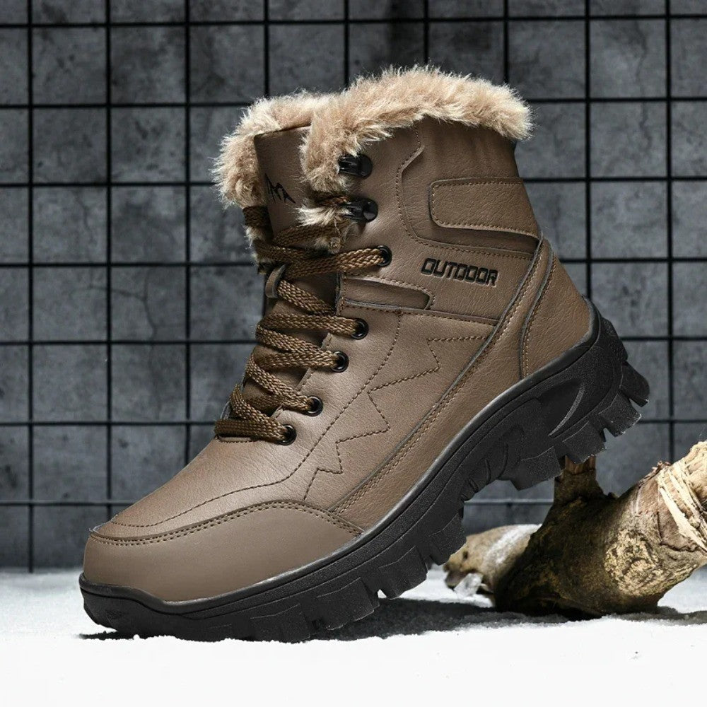 Calçados Masculinos 2025 Novas botas de inverno masculinas Pantufas Quentes Impermeáveis Antiderrapantes Tênis de pelúcia Botas de couro Masculinas Tamanho Plus 48