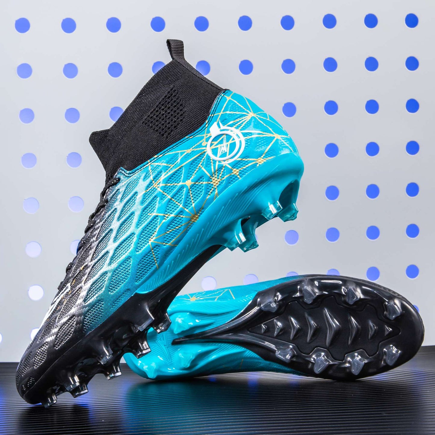 Men's High Top Soccer Shoes Long Spikes Football Shoes Professional Athletic Training Soccer Cleats Lightweight Football Cleat