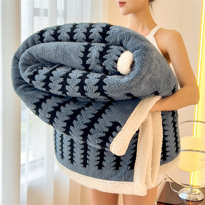 Super Thick and Warm Flannel Blanket Super Soft Fluffy Queen Size Bed Blanket Cozy Skin-friendly Multifunctional Nap Blanket