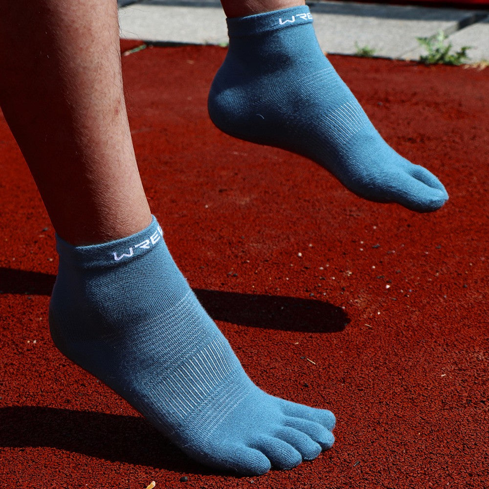 WRELS 1 Pair of New Quick-drying, Sweat-wicking, Breathable CoolMax Split-toe Sports Socks for Marathon Running Fitness Cycling