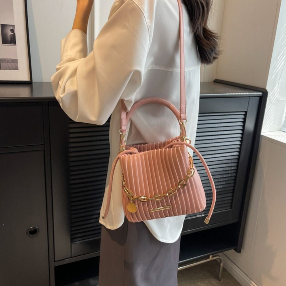 Trendy Pleated Design Crossbody Bag Chain Shoulder Elegant Shoulder Purse Stylish Bucket Bag Casual Wear