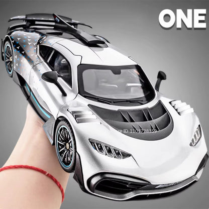 1:18 UM GT Miniatura Sports Car Modelo Brinquedos Liga Diecast Supercarros Som Luz Portas Abertas Absorção de Choque para Presentes Infantis