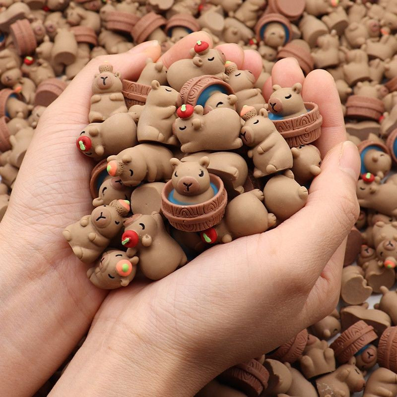 30PCS 3D Capybara Figurines Capybara Party Favors Cute Animal DIY Ornament Supplies for garden Capybara Home Decoration Ornament