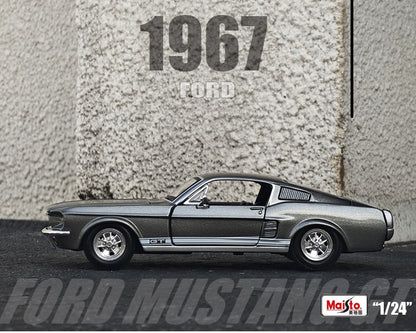 Maisto 1:24 1967 Ford Mustang GT Alloy Sports Car Model Diecast Metal Racing Vehicles Car Model Simulation Collection Kids Gifts
