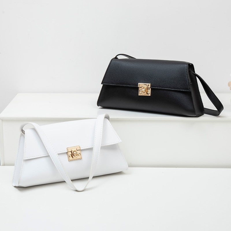 Internet Celebrity Retro Small bag for Women In Autumn and Winter, new trendy crossbody bag, fashionable one shoulder small bags