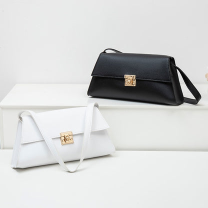 Internet Celebrity Retro Small bag for Women In Autumn and Winter, new trendy crossbody bag, fashionable one shoulder small bags