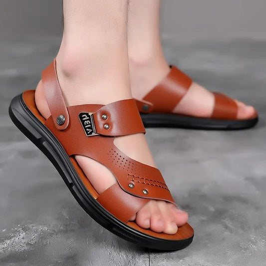 Sandálias Masculinas Casuais Modernas de Sola Macia 2024 Novo Design Chinelos de Couro Genuíno Sapatos de Praia Antiderrapantes Sapatos de Verão