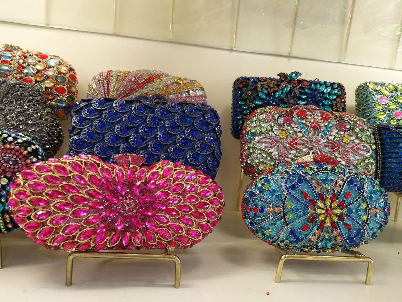 XIYUAN Pink/Black/Blue/Gold Crystal Evening Clutches Bag Hollow Out Women Metal Clutch Purse Wedding Party Prom Dinner Handbag