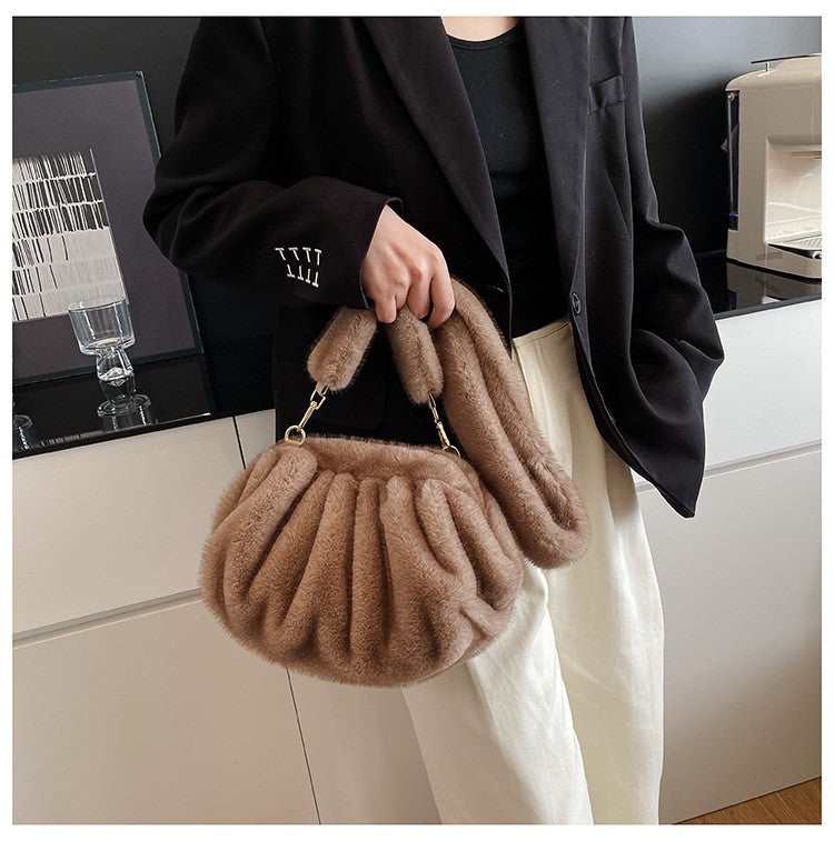 Elegant Wrinkled Cloud Clutch Bag Faux Fur Shell Shoulder Crossbody Bag Women Stylish Pillow Bag Guangzhou High Quality Bag
