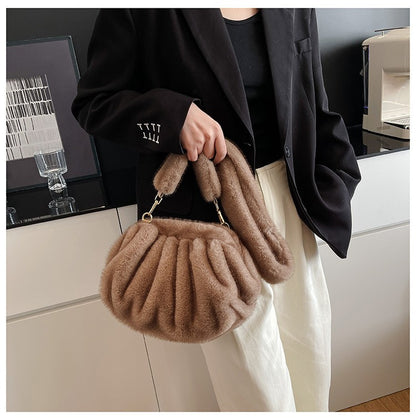 Elegant Wrinkled Cloud Clutch Bag Faux Fur Shell Shoulder Crossbody Bag Women Stylish Pillow Bag Guangzhou High Quality Bag
