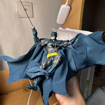 New In-Stock Mafex 105 Comic Version Hush Batman Blue Justice League Action Figure For Kids' Collection Toy Christmas Gift