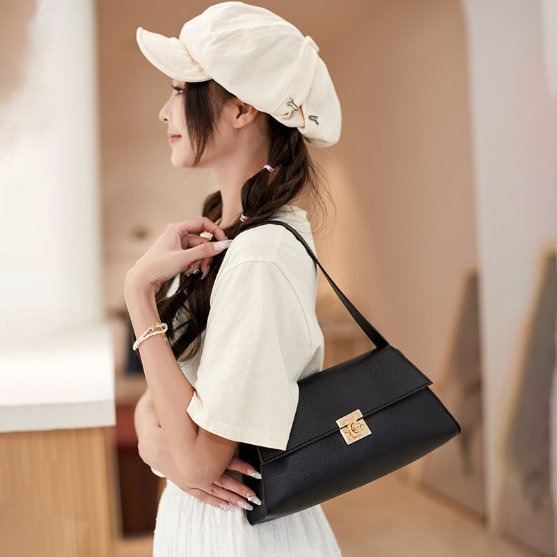 Internet Celebrity Retro Small bag for Women In Autumn and Winter, new trendy crossbody bag, fashionable one shoulder small bags