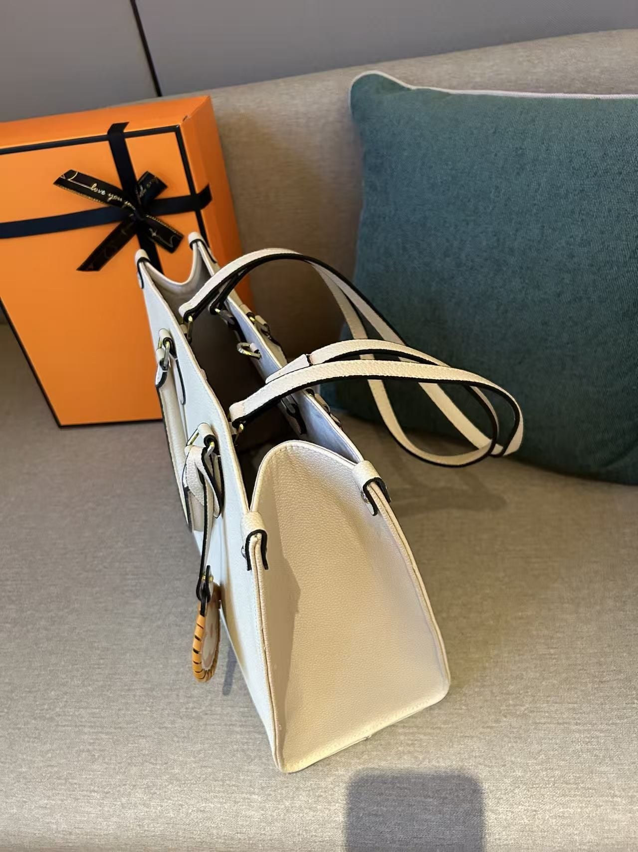 2025 Luxury Shoulder Bag with Original Logo Women's Soft Leather Tote Bags Fashion Designer Brand Handbags Adjustable Strap