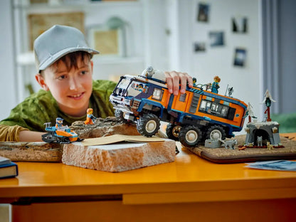 LEGO® City Caminhão Laboratório de Exploração Ártica 60471 5 Minifiguras de Exploradores e 3 Lobos-Árticos de Brinquedo Idades 8+ 1064 Peças