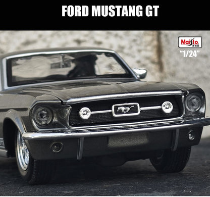 Maisto 1:24 1967 Ford Mustang GT Alloy Sports Car Model Diecast Metal Racing Vehicles Car Model Simulation Collection Kids Gifts