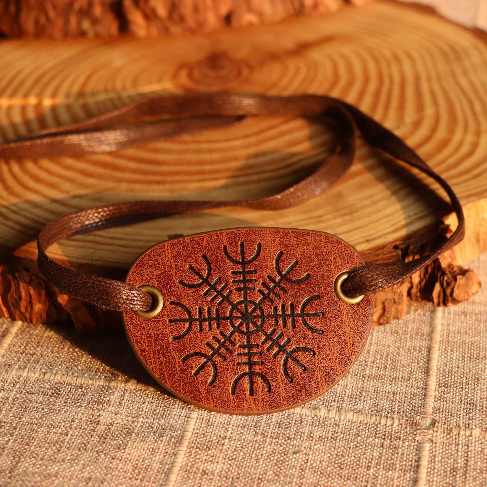 Medieval Embossed Pirate Eye Patch, Vintage Faux Leather Eye Mask Viking Accessories, Renaissance Eye Cover Cosplay