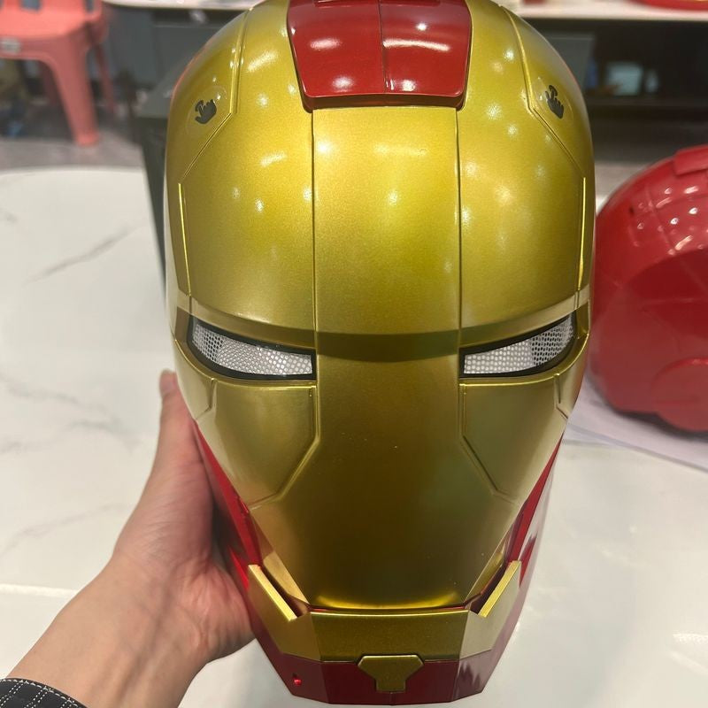 Capacete Homem de Ferro Marvel Comics Máscara Elétrica Usável 1:1 Modelo de Abertura e Fechamento Automático Personagens Brinquedos Adultos Presente de Aniversário
