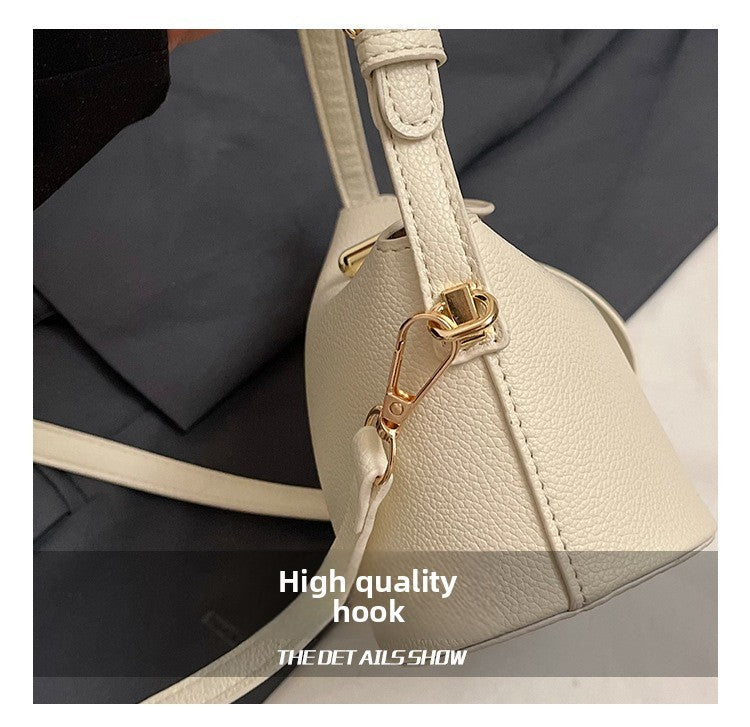 Niche Brand Women's Fashion Handbag Soft Versatile Shoulder Messenger Bag 2025 Super Hot Yellow Portable Bucket Bag Women's Bag