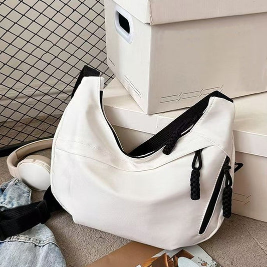 Neutral Style Shoulder Bag for Men and Women, Suitable for Casual Outings and Work Use Made of Nylon Material.
