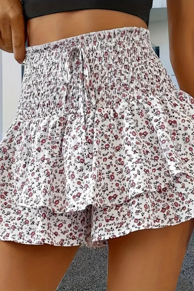 Spring and summer new small floral fashion women's shorts with a drape effect, versatile casual skirt pants.
