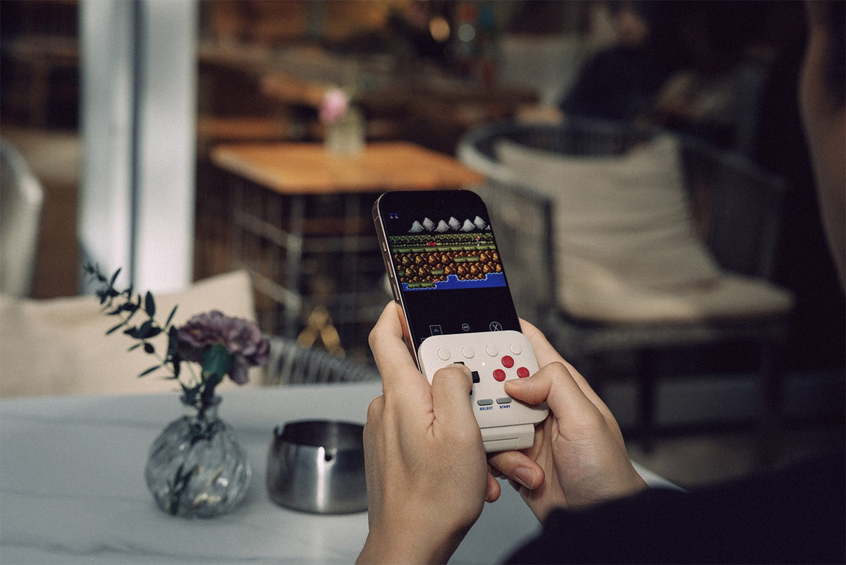 New 8BitDo FlipPad USB-C Flip-Style Mobile Game Controller For iPhone Android Vertical Mobile Gaming Gamepad